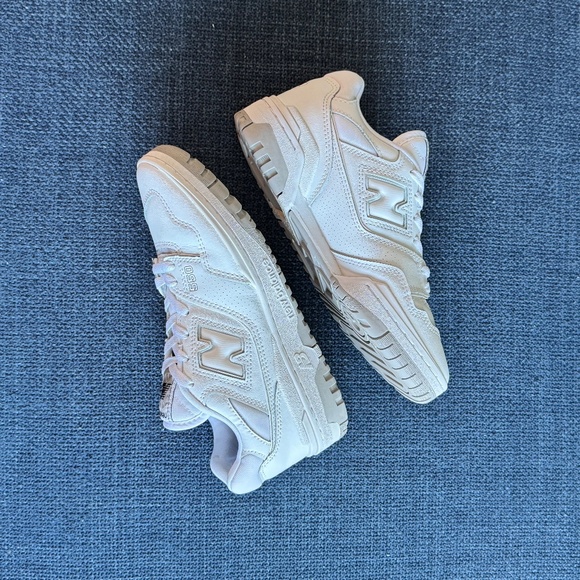 New Balance 550 Triple White Leather Sneakers (Men's 7 / Women's 8.5) - Picture 4 of 12